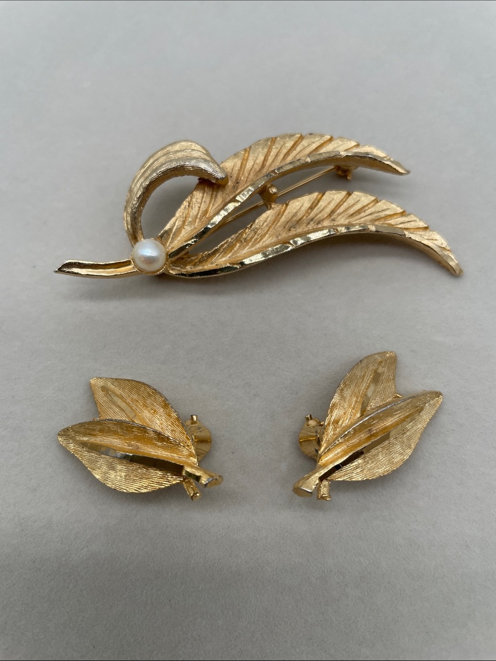BSK Gold Leaf Brooch and Clip-On Earrings Set with Pearl Accent